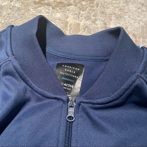 🚨 3 for $25 - AMERICAN Eagle Navy Bomber Sweatshirt - Picture 5 of 11